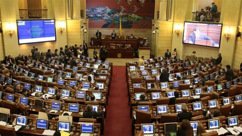 Mayorías del Senado aprobaron el acuerdo de paz Mayorías del Senado aprobaron el acuerdo de paz