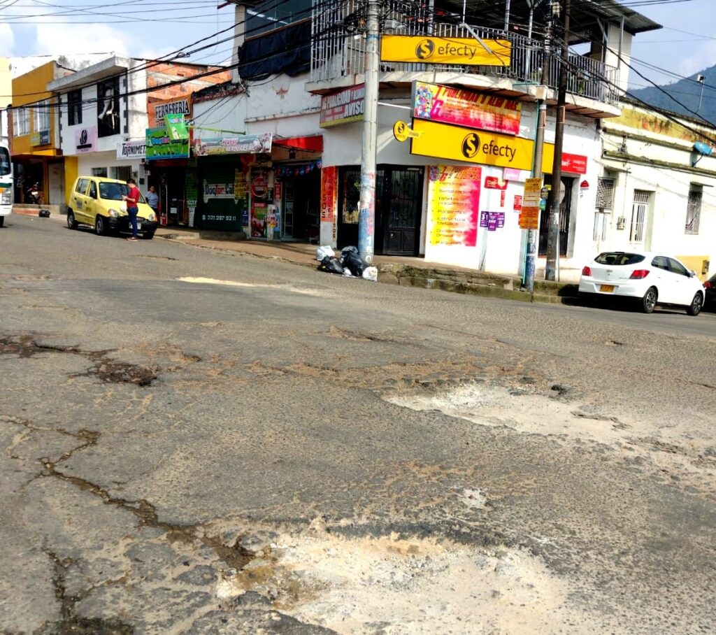 La calle 23 con carrera Sexta estará cerrada: taparán los cráteres del sector