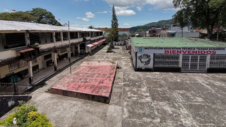 Juez ordenó a la Secretaría de Educación de Ibagué demoler y reconstruir el colegio Darío Echandía Juez ordenó a la Secretaría de Educación de Ibagué demoler y reconstruir el colegio Darío Echandía