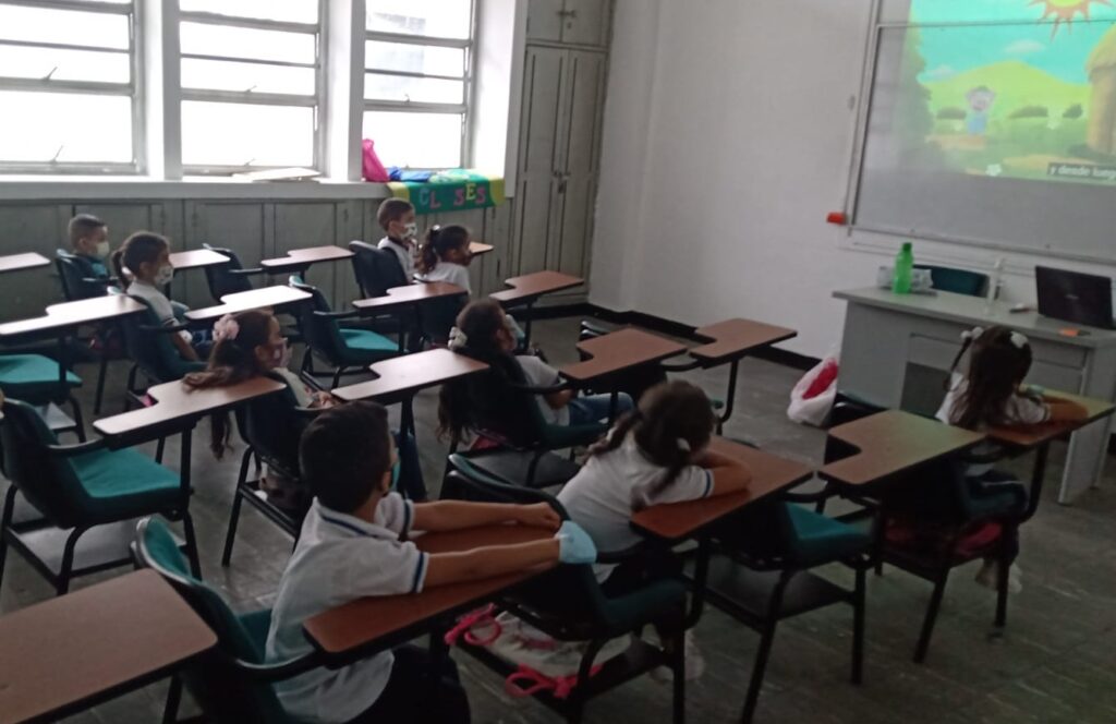 Estudiantes del Colegio Darío Echandía de Ibagué ya tienen dónde recibir clases Estudiantes del Colegio Darío Echandía de Ibagué ya tienen dónde recibir clases