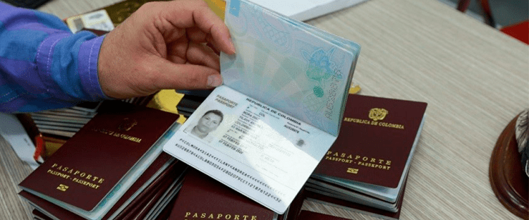 Usuarios se quejan por la demora para solicitar pasaporte en la oficina de laGobernación del Tolima Usuarios se quejan por la demora para solicitar pasaporte en la oficina de laGobernación del Tolima
