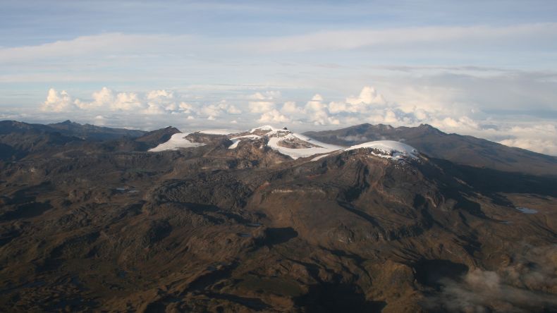 Aumentó el nivel de riesgo en el Volcán Nevado Santa Isabel Aumentó el nivel de riesgo en el Volcán Nevado Santa Isabel