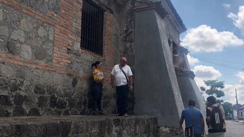 Aplicaron pañete a una de las paredes de la histórica iglesia de Mariquita