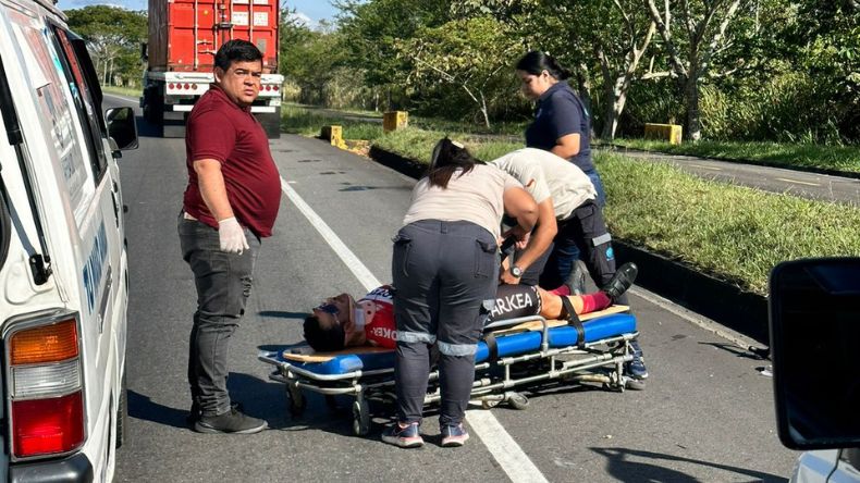 Ciclista sufre accidente en la variante Ibagué – Bogotá Ciclista sufre accidente en la variante Ibagué – Bogotá
