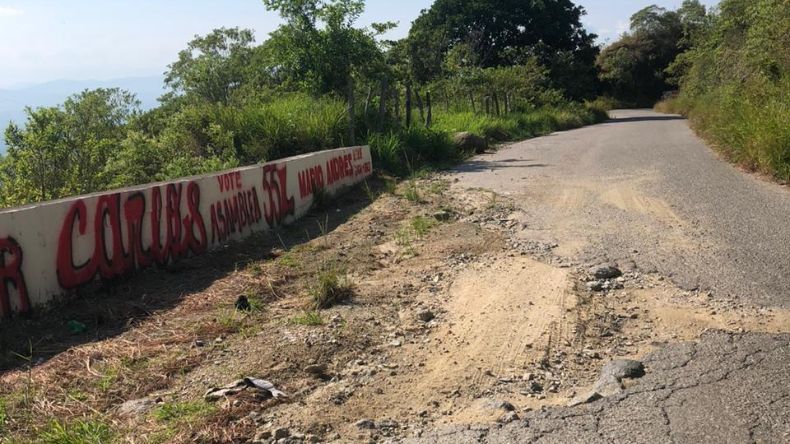 Denuncian que pésimo estado de la vía a Anzoátegui pone en riesgo a conductores Denuncian que pésimo estado de la vía a Anzoátegui pone en riesgo a conductores