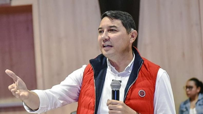 Andrés Hurtado prepara un nuevo viaje internacional Andrés Hurtado prepara un nuevo viaje internacional