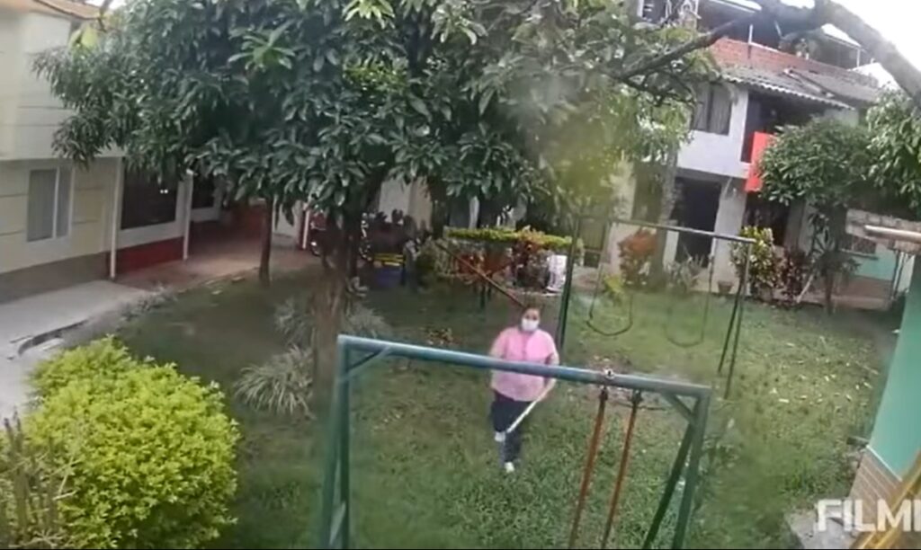 Integrante de la familia Monroy acusa a sus vecinos de hostigamiento y persecución en Ciudad Luz Integrante de la familia Monroy acusa a sus vecinos de hostigamiento y persecución en Ciudad Luz