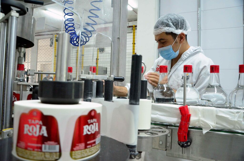 La Fábrica de Licores del Tolima aumentó ventas y proyecta expansión nacional La Fábrica de Licores del Tolima aumentó ventas y proyecta expansión nacional