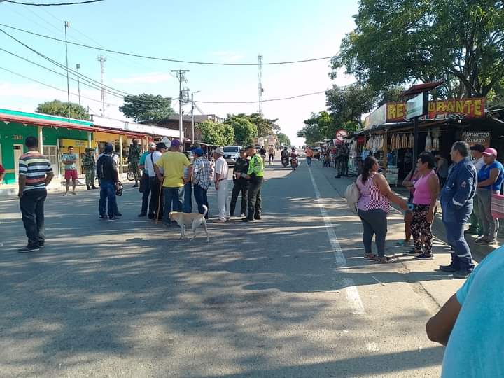 Protestas bloquean la vía panamericana que conecta al Tolima con el Huila