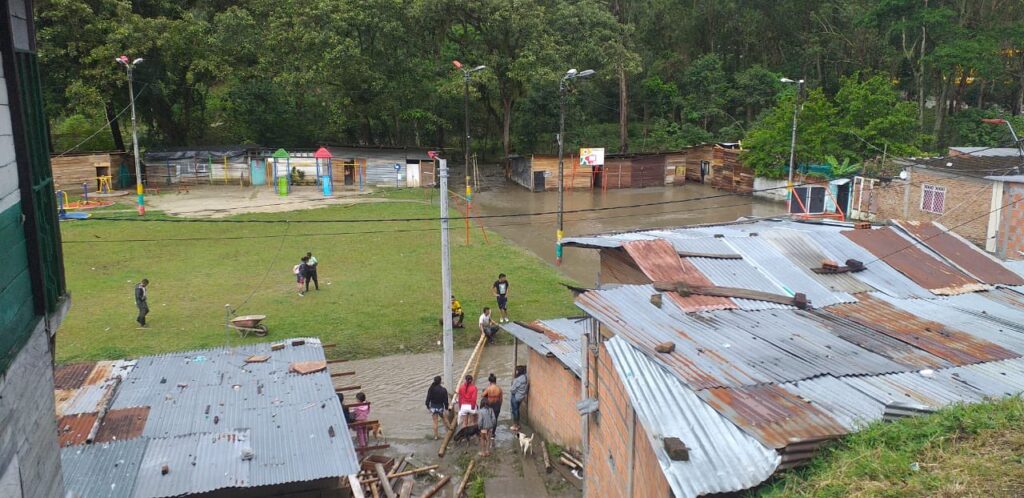 ¡El colmo! Delincuentes intentaron saquear viviendas en sectores afectados por avalancha del Combeima ¡El colmo! Delincuentes intentaron saquear viviendas en sectores afectados por avalancha del Combeima