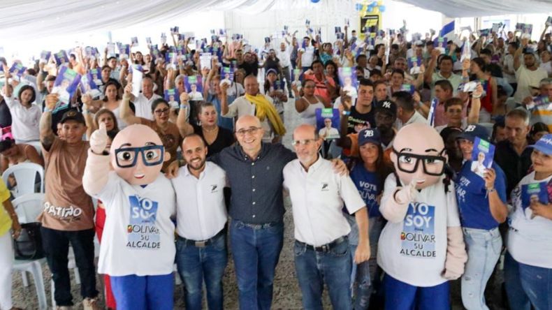 Bolívar cierra su campaña con respaldo masivo de empresarios Bolívar cierra su campaña con respaldo masivo de empresarios