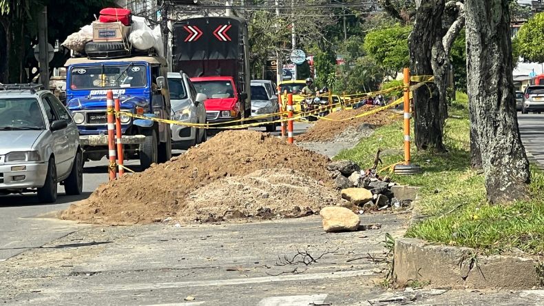 Tiradera de pelota entre Celsia y la Sec.Infraestructura por obra vial Tiradera de pelota entre Celsia y la Sec.Infraestructura por obra vial
