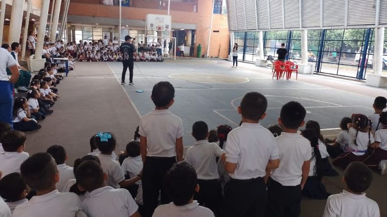 Colegio de Melgar cobra por ayudar a los estudiantes con el proceso de matrícula