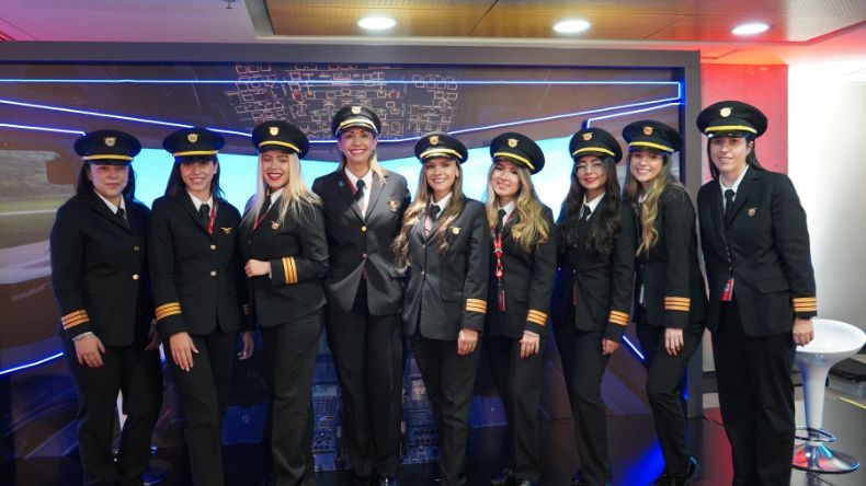 Avianca ofrece becas a mujeres que quieran ser pilotos Avianca ofrece becas a mujeres que quieran ser pilotos