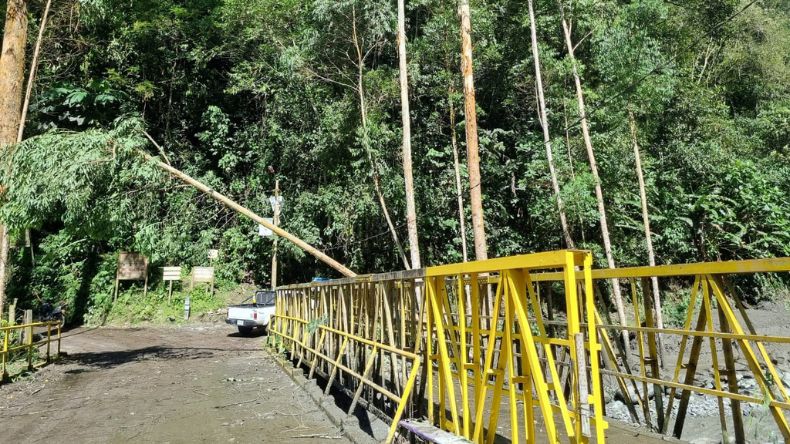 Evalúan el estado estructural de dos puentes, tras la emergencia en el Cañón del Combeima Evalúan el estado estructural de dos puentes, tras la emergencia en el Cañón del Combeima