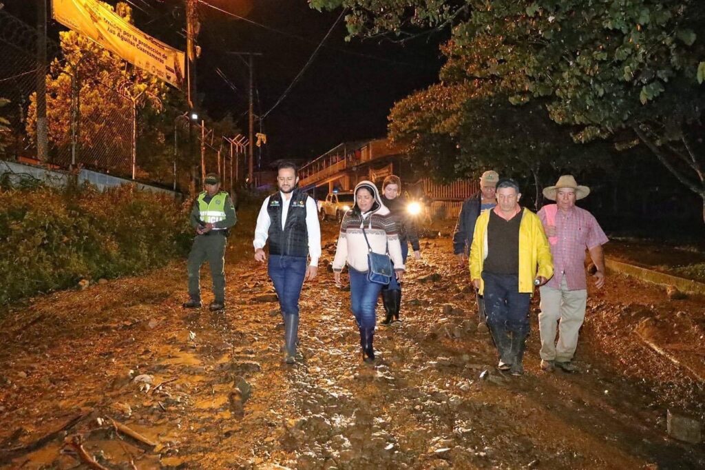 Tres viviendas resultaron afectadas por deslizamientos en el Cañón del Combeima Tres viviendas resultaron afectadas por deslizamientos en el Cañón del Combeima