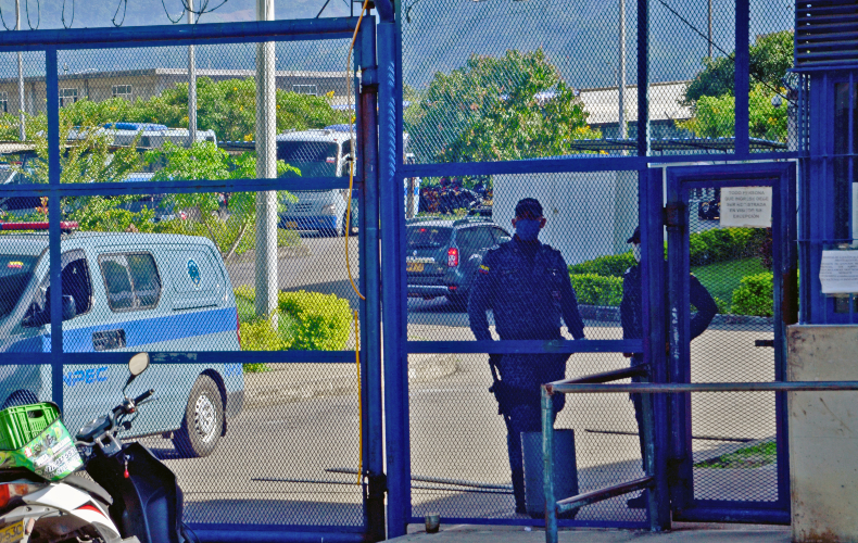 Suspenden e inhabilitan a dragoneante del Inpec por impedir ingreso de un juez a la cárcel de Ibagué Suspenden e inhabilitan a dragoneante del Inpec por impedir ingreso de un juez a la cárcel de Ibagué