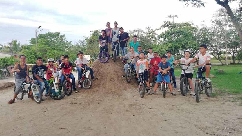 Niños y jóvenes del barrio Las Américas ahora cuentan con escuela de BMX Niños y jóvenes del barrio Las Américas ahora cuentan con escuela de BMX