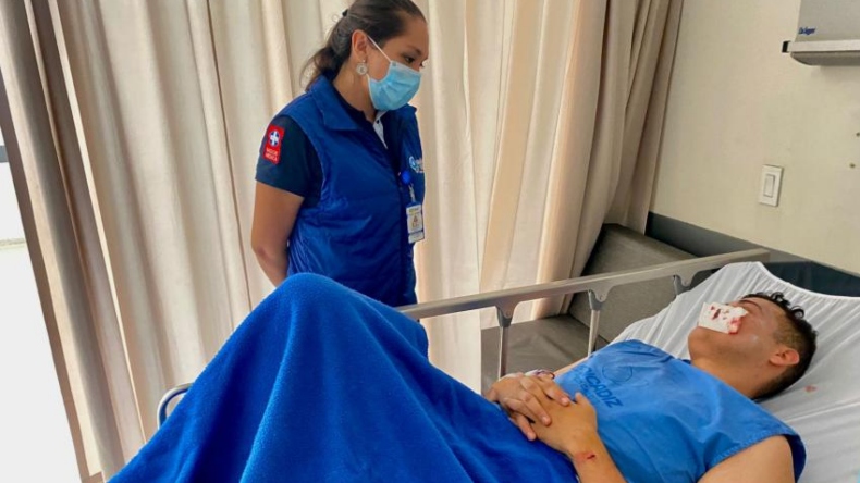 Se recuperan nueve estudiantes y un docente de la Universidad de Ibagué que sufrieron lesiones mientras manipulaban químicos Se recuperan nueve estudiantes y un docente de la Universidad de Ibagué que sufrieron lesiones mientras manipulaban químicos