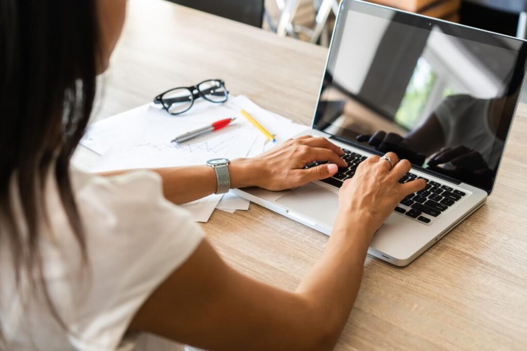 Abierta convocatoria para que profesionales accedan a becas y realicen cursos con instituciones de Chile, Malasia y Tailandia Abierta convocatoria para que profesionales accedan a becas y realicen cursos con instituciones de Chile, Malasia y Tailandia