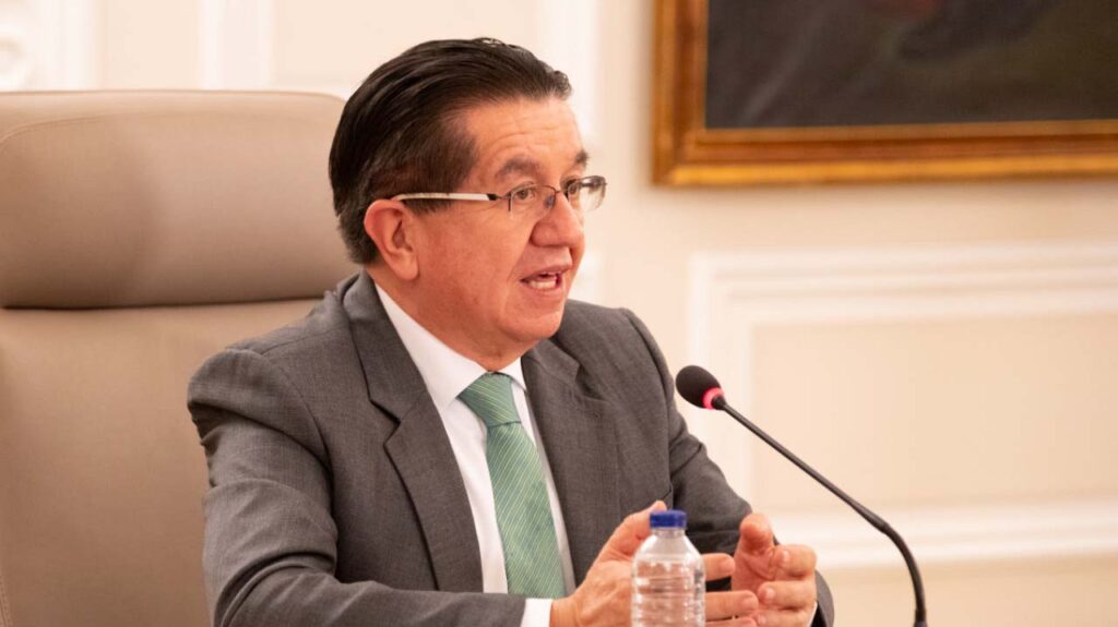 “Medidas de contención llevarán pico de COVID-19 hasta junio”: Minsalud “Medidas de contención llevarán pico de COVID-19 hasta junio”: Minsalud