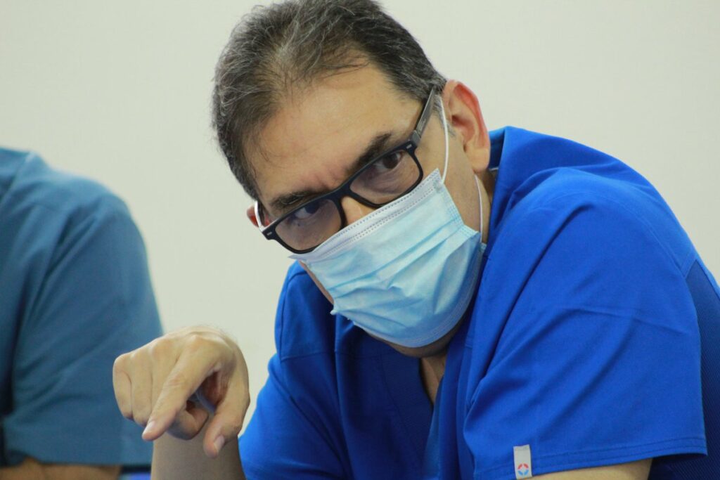 Nuevo pico del COVID-19 tendrá un ascenso lento y progresivo durante un mes: médico intensivista Nuevo pico del COVID-19 tendrá un ascenso lento y progresivo durante un mes: médico intensivista