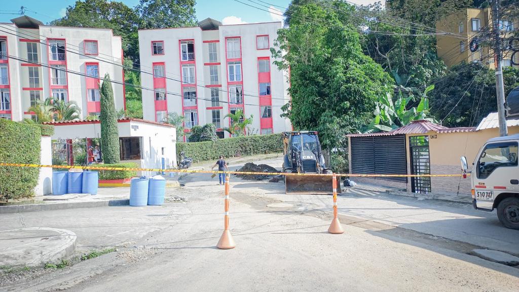 No hay paso vehicular en el sector que conecta los barrios Irazú 2 y La Pola No hay paso vehicular en el sector que conecta los barrios Irazú 2 y La Pola