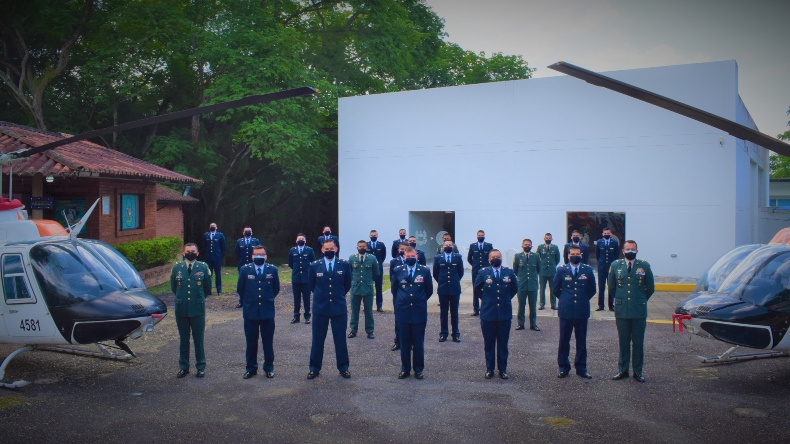 Escuela de Helicópteros de Melgar graduó a 16 nuevos pilotos Escuela de Helicópteros de Melgar graduó a 16 nuevos pilotos