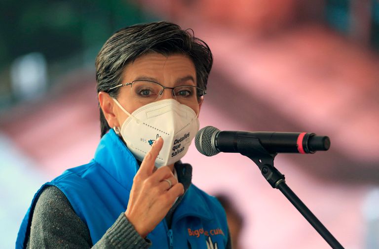 Claudia López llamó «oportunistas irresponsables» a Uribe y Petro Claudia López llamó «oportunistas irresponsables» a Uribe y Petro