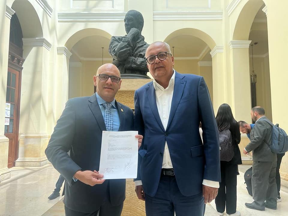 Barretistas critican a Petro en el Tolima y en Bogotá le salvan las reformas: ¿Enmermelados? Barretistas critican a Petro en el Tolima y en Bogotá le salvan las reformas: ¿Enmermelados?