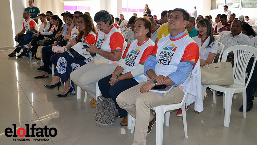 Precandidato Girón asiste a evento oficial y recibe dotación de la Alcaldía de Ibagué Precandidato Girón asiste a evento oficial y recibe dotación de la Alcaldía de Ibagué