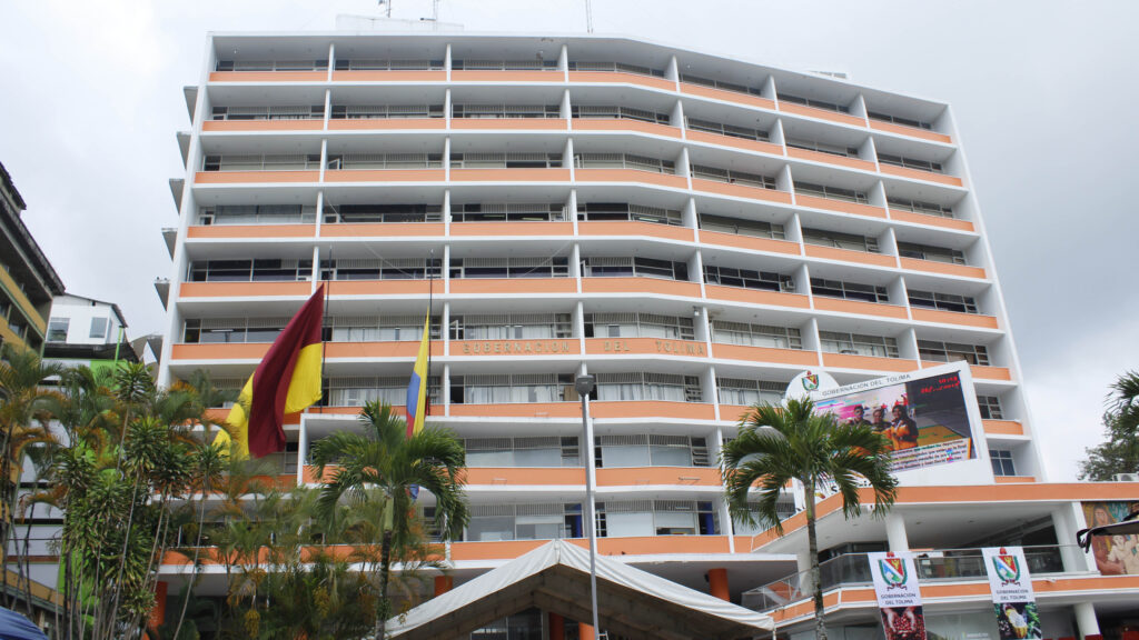 Plan de Alimentación Escolar (PAE) del Tolima se le adjudicó al mismo de siempre: Construyamos Colombia, las sombras aparecieron otra vez Plan de Alimentación Escolar (PAE) del Tolima se le adjudicó al mismo de siempre: Construyamos Colombia, las sombras aparecieron otra vez