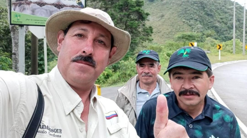 Gonzalo Cardona: más de 20 años protegiendo al Loro Orejiamarillo y la Palma de Cera en el Tolima
