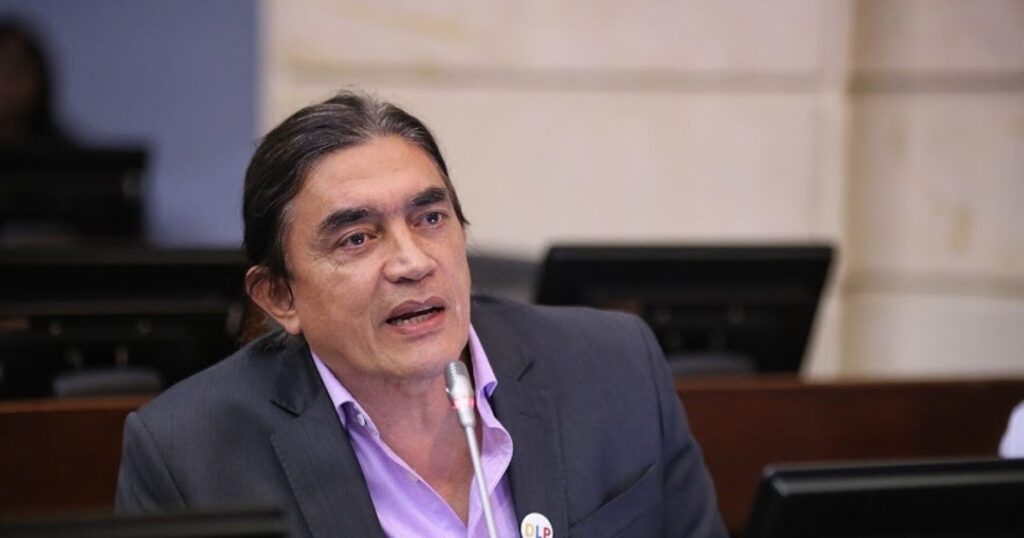 «Me avergonzaría asesinar 6.402 inocentes y robar $70 mil millones»: Gustavo Bolívar sobre sus deudas «Me avergonzaría asesinar 6.402 inocentes y robar $70 mil millones»: Gustavo Bolívar sobre sus deudas