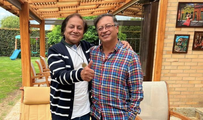 Presidente Petro pide que se investigue si su hermano y su hijo habrían pedido sobornos a criminales Presidente Petro pide que se investigue si su hermano y su hijo habrían pedido sobornos a criminales