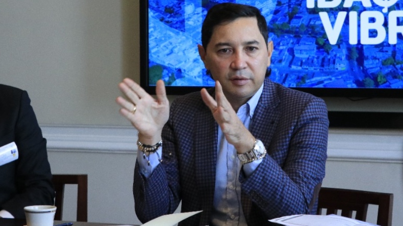 Por malos olores y contaminación en colector abren incidente de desacato contra el alcalde Hurtado y la Gerente del IBAL Por malos olores y contaminación en colector abren incidente de desacato contra el alcalde Hurtado y la Gerente del IBAL