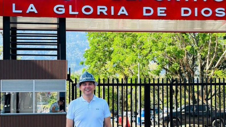 Nueva polémica de Hurtado por usar nombres religiosos en los escenarios deportivos Nueva polémica de Hurtado por usar nombres religiosos en los escenarios deportivos