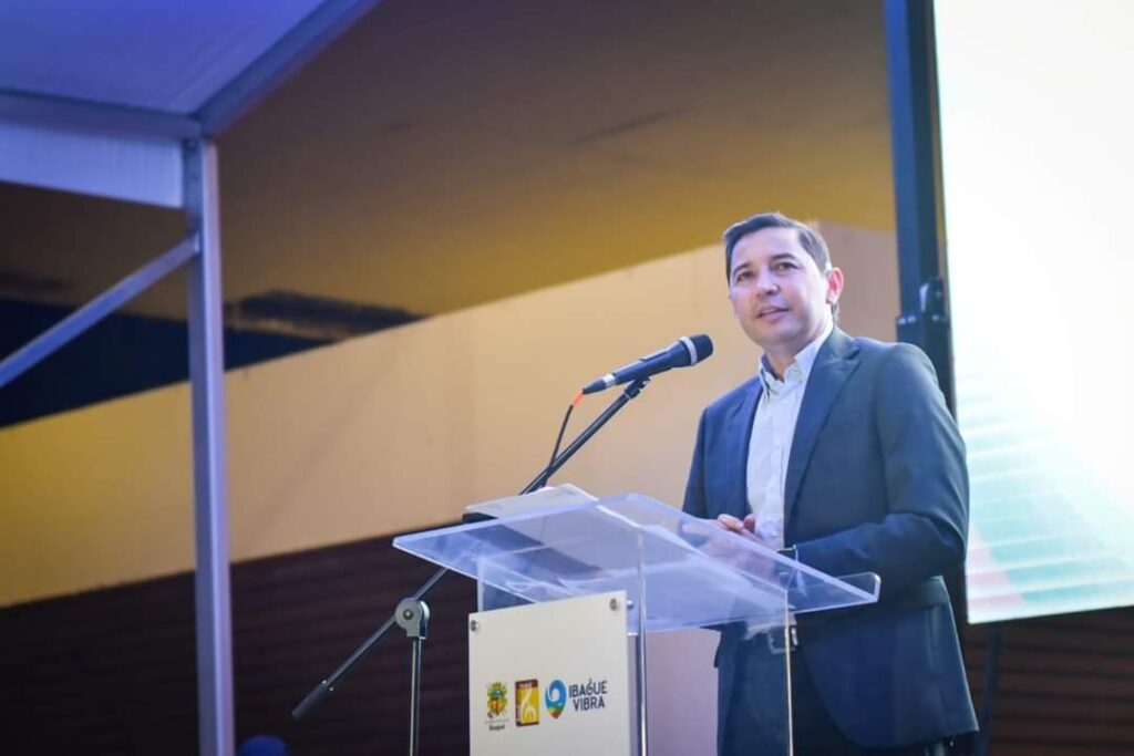 Alcalde Hurtado decretó toque de queda nocturno, pero temporal Alcalde Hurtado decretó toque de queda nocturno, pero temporal