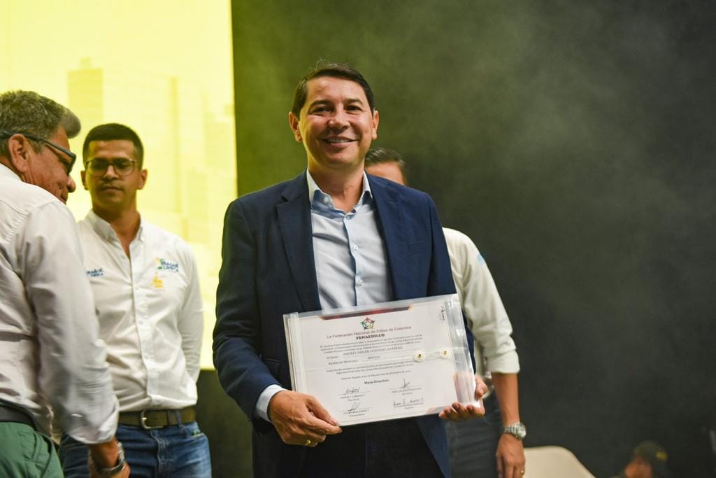 Andrés Hurtado dice que él salvó a Ibagué y que ha sido un alcalde sin antecedentes Andrés Hurtado dice que él salvó a Ibagué y que ha sido un alcalde sin antecedentes