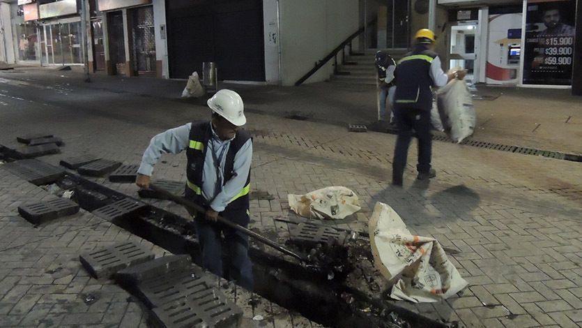 Media tonelada de basura recogió el Ibal en dos cuadras de la Tercera Media tonelada de basura recogió el Ibal en dos cuadras de la Tercera