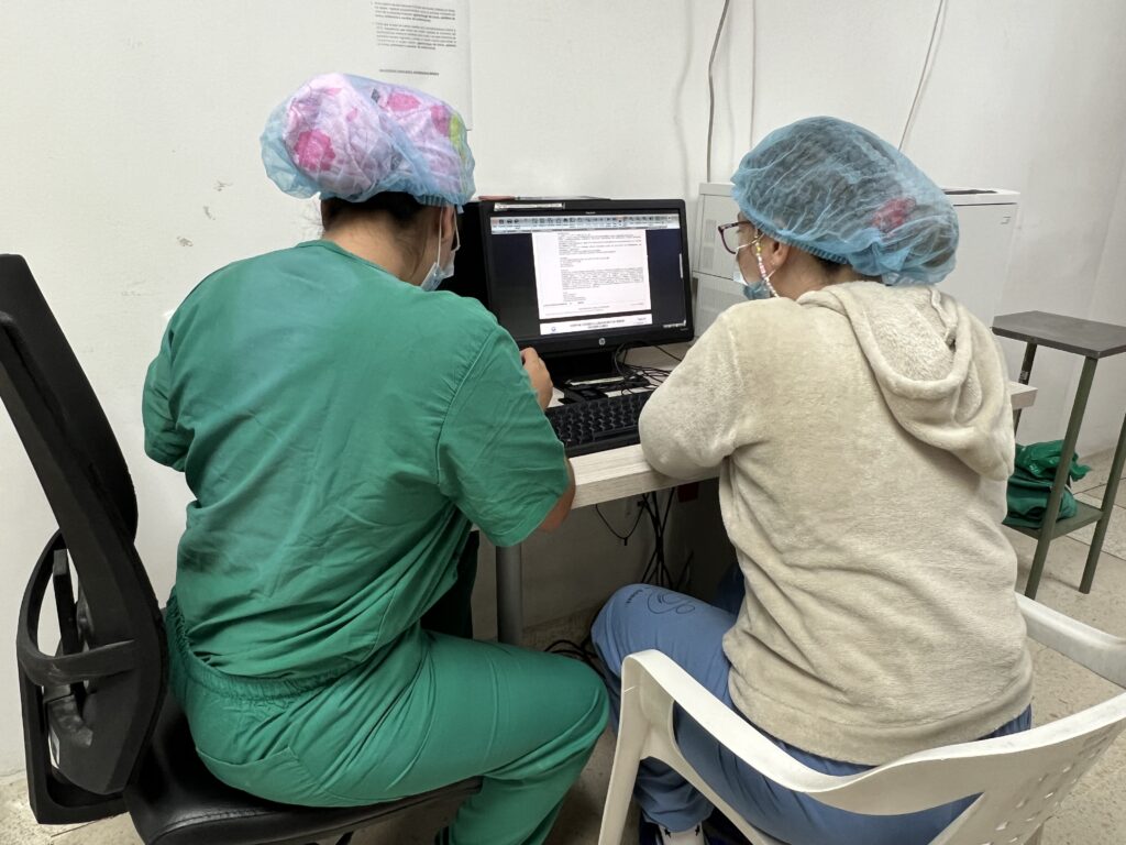 Alerta por inminente migración de médicos colombianos Alerta por inminente migración de médicos colombianos