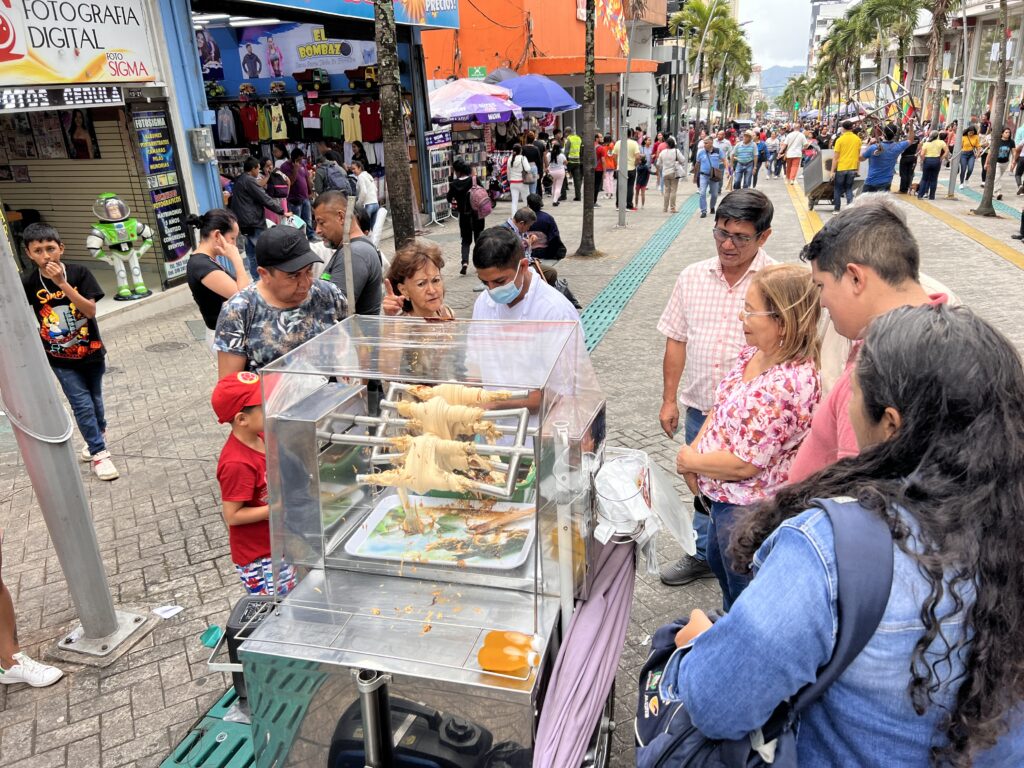 A todo motor, vendedor de gelatina de pata conquista paladares en Ibagué A todo motor, vendedor de gelatina de pata conquista paladares en Ibagué