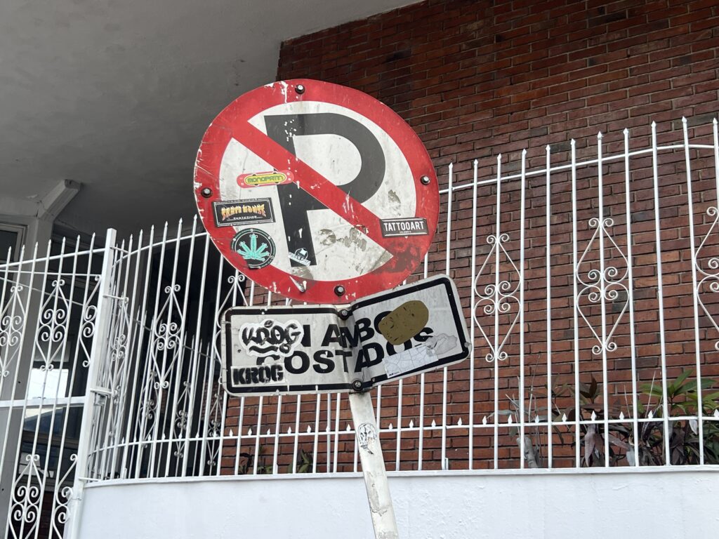 Señales de tránsito en Ibagué están en pésimo estado a pesar de inversión Señales de tránsito en Ibagué están en pésimo estado a pesar de inversión