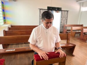 El padre Fernando Aguirre, uno de los sacerdotes más queridos de Ibagué