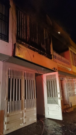 Veladora encendida provocó incendio en vivienda del barrio Parrales Veladora encendida provocó incendio en vivienda del barrio Parrales