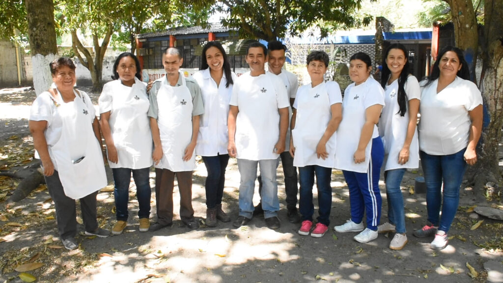 Proyecto de inclusión permite a aprendices Sena con discapacidad tener su propia panificadora en Honda Proyecto de inclusión permite a aprendices Sena con discapacidad tener su propia panificadora en Honda