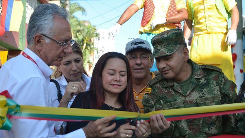 En 60 días, Alcaldía y Ejército repararon 11 vías en barrios de Ibagué En 60 días, Alcaldía y Ejército repararon 11 vías en barrios de Ibagué