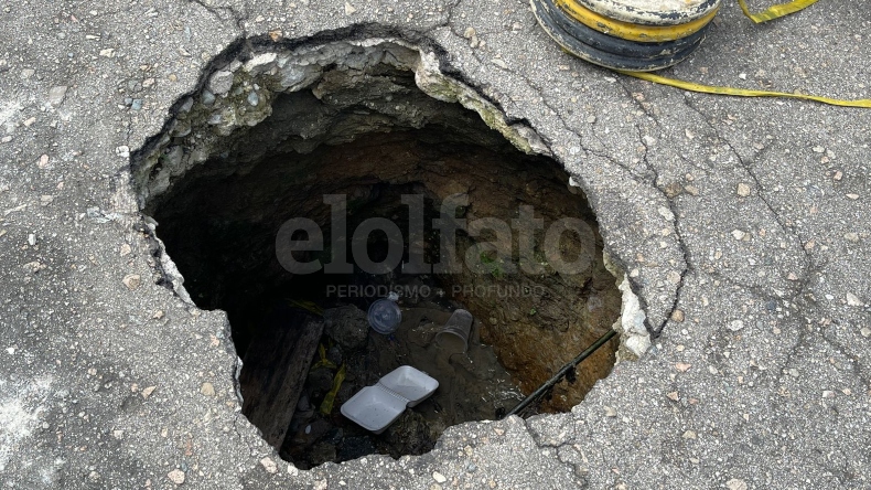 Ibagué se cae a pedazos: denuncian grave hundimiento de la malla vial en el Limonar Ibagué se cae a pedazos: denuncian grave hundimiento de la malla vial en el Limonar