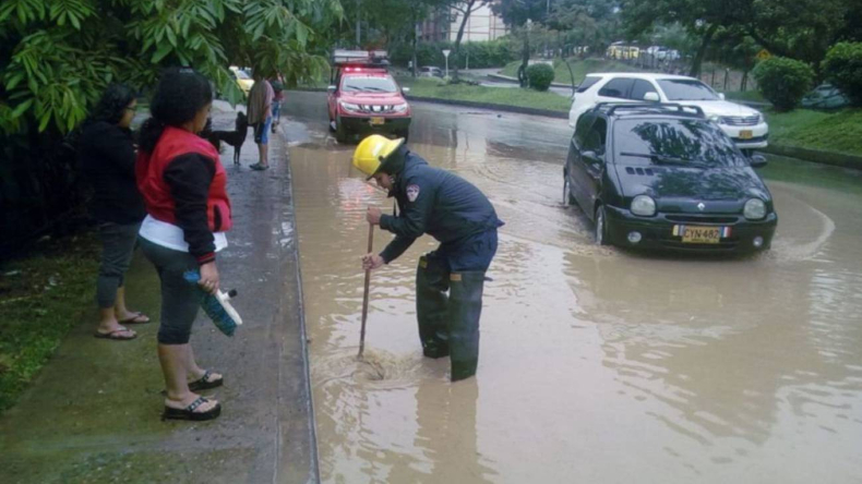 Fuertes lluvias provocaron emergencias en más de siete barrios de Ibagué Fuertes lluvias provocaron emergencias en más de siete barrios de Ibagué