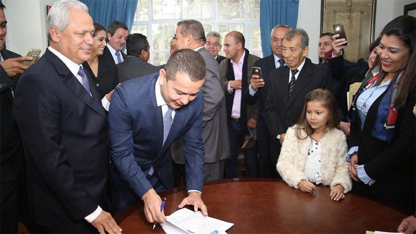 Miguel Barreto inscribió su candidatura al Senado de la República Miguel Barreto inscribió su candidatura al Senado de la República